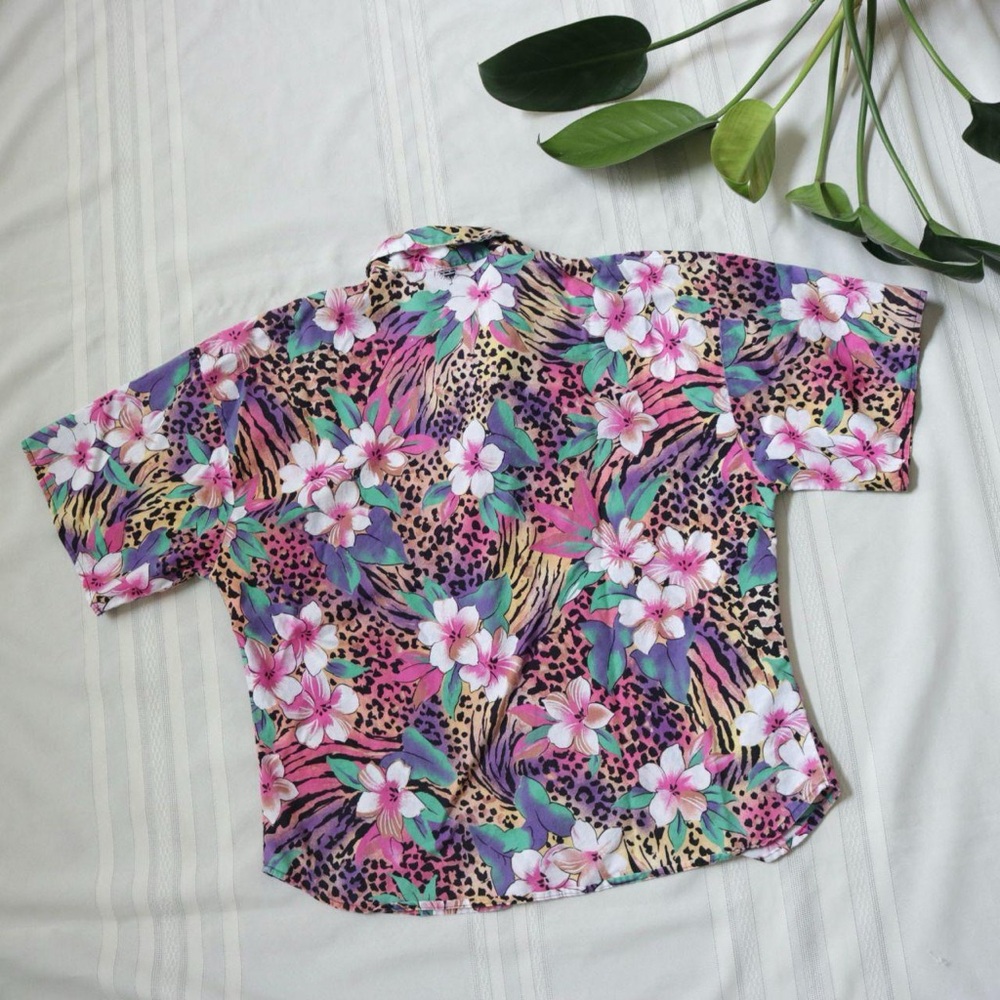 Tropical wild cat patterned button down shirt - image 8